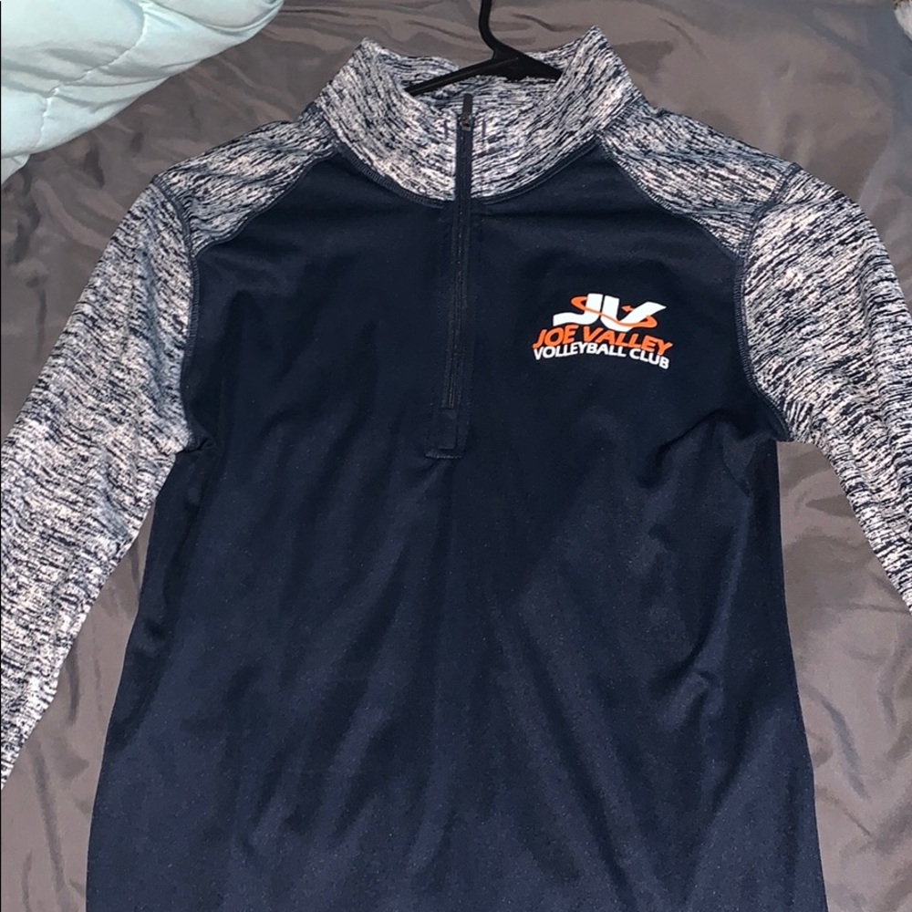 Volleyball zip up